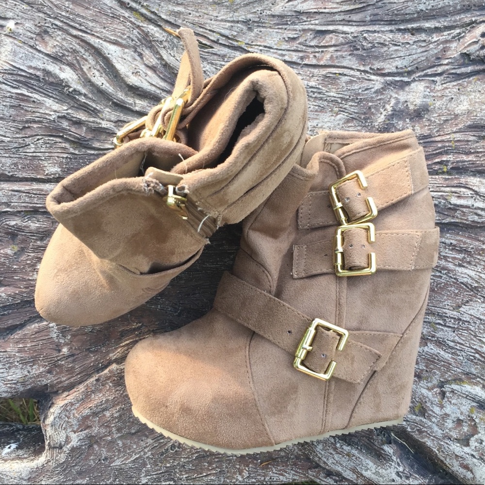Tan Booties shi, with gold details